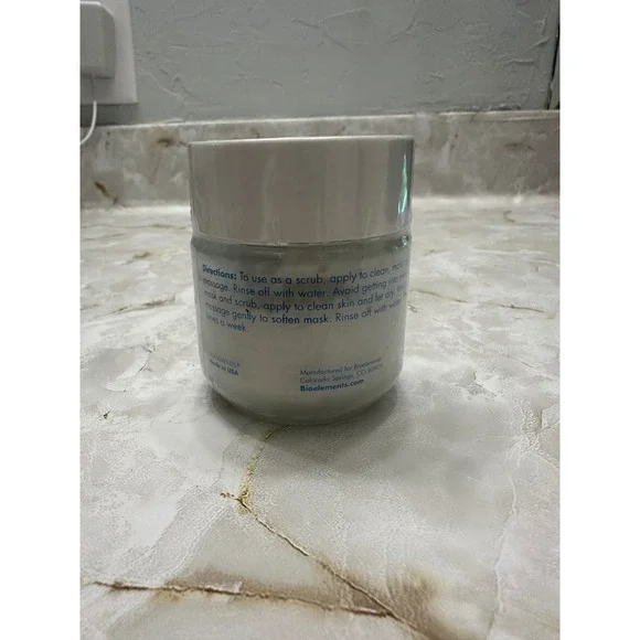 Bioelements Measured Micrograins Facial Scrub Exfoliator 2.5 fl oz / 73 mL - Picture 3 of 4